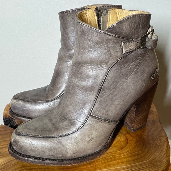 Bed Stu Isla High Heeled Bootie Boots Women Sz. 7.5 Gray/Brown Distressed Buckle - Picture 2 of 15